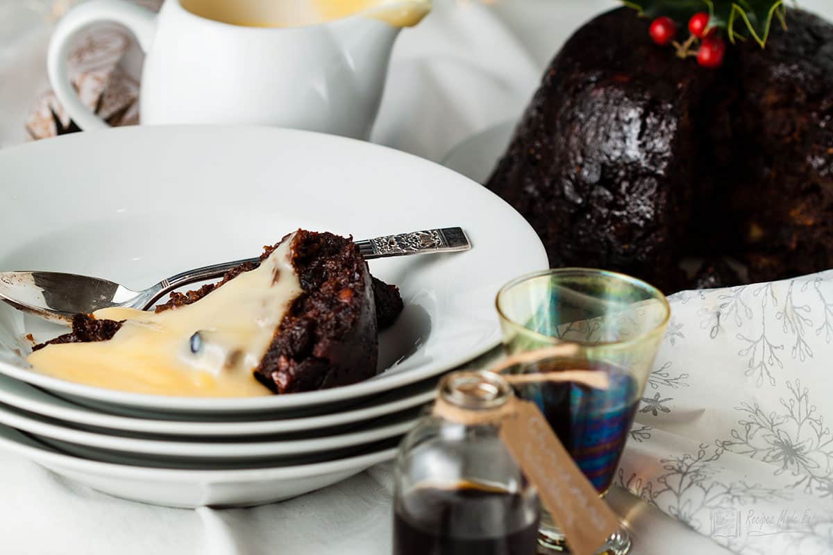 Traditional Christmas pudding | Recipes Made Easy