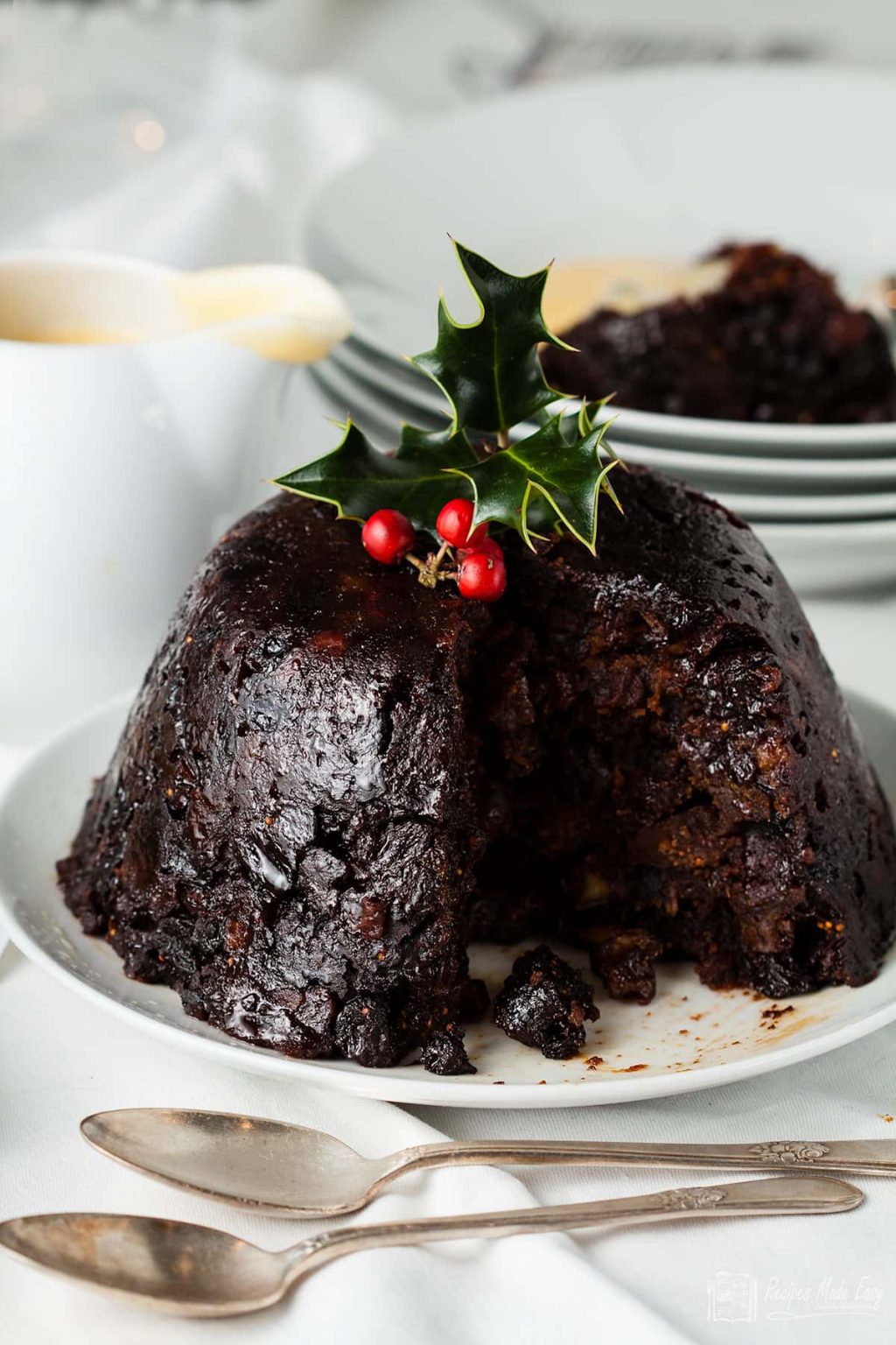 Traditional Christmas pudding | Recipes Made Easy
