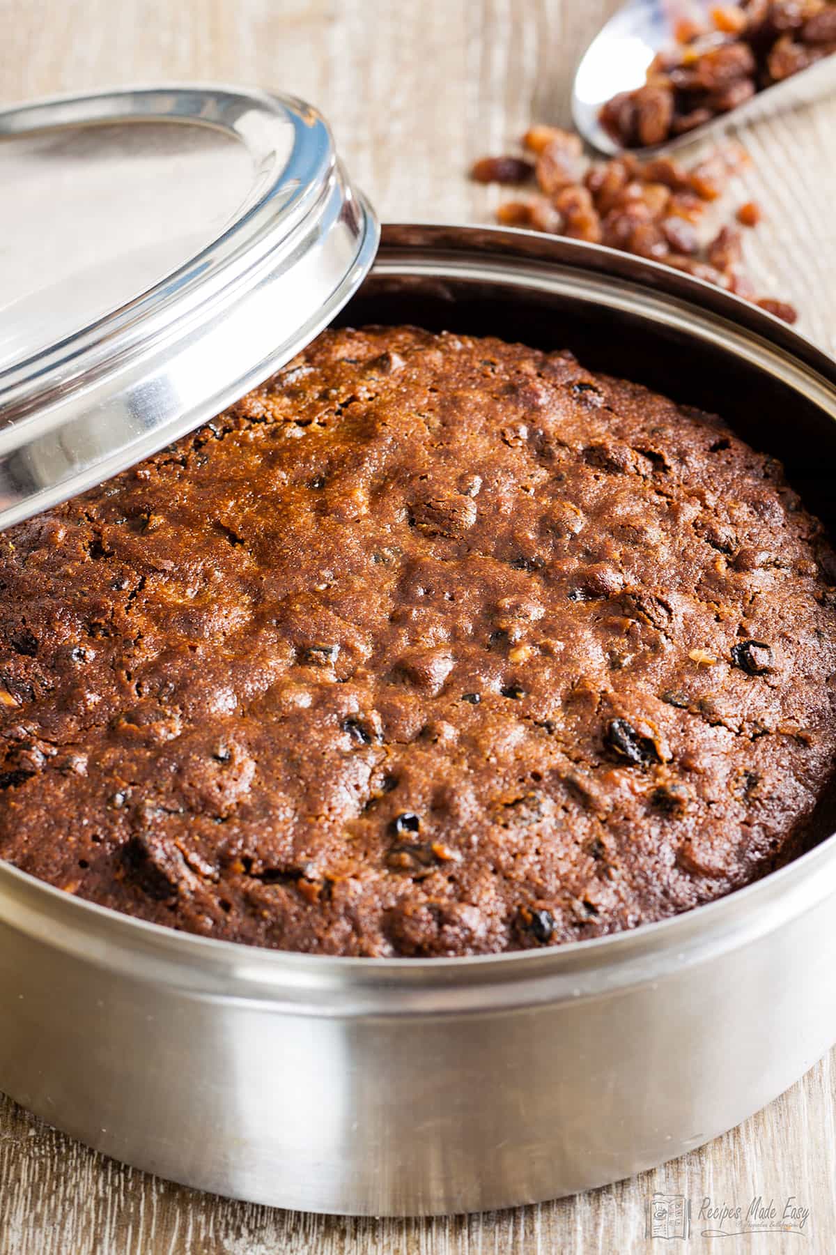 Traditional Rich fruit cake | Recipes Made Easy