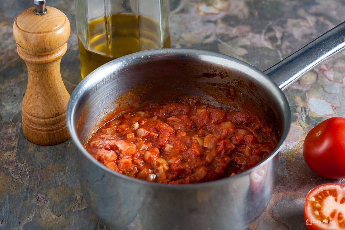 How to Make Really Easy Tomato Sauce
