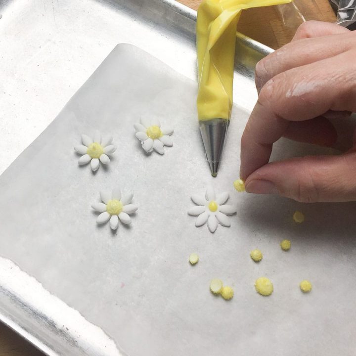 How to Make Easy Sugar Daisies | Recipes Made Easy