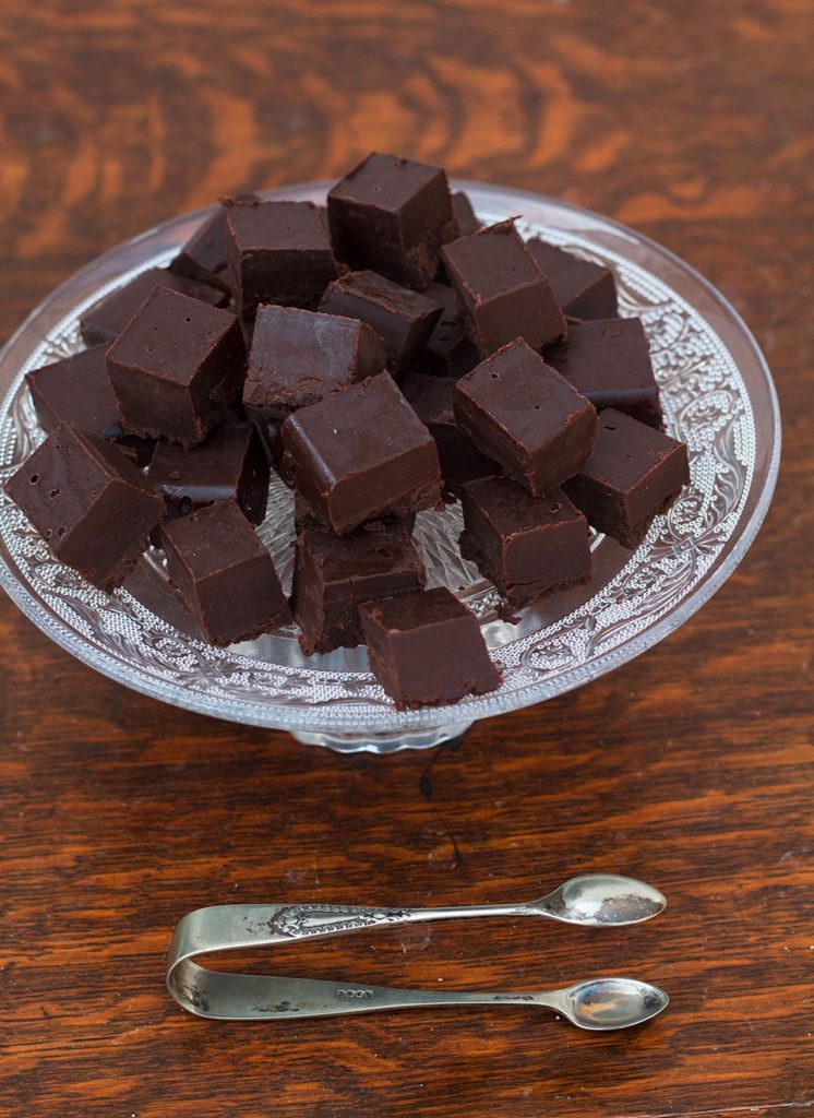 Easy Chocolate Fudge | Recipes Made Easy