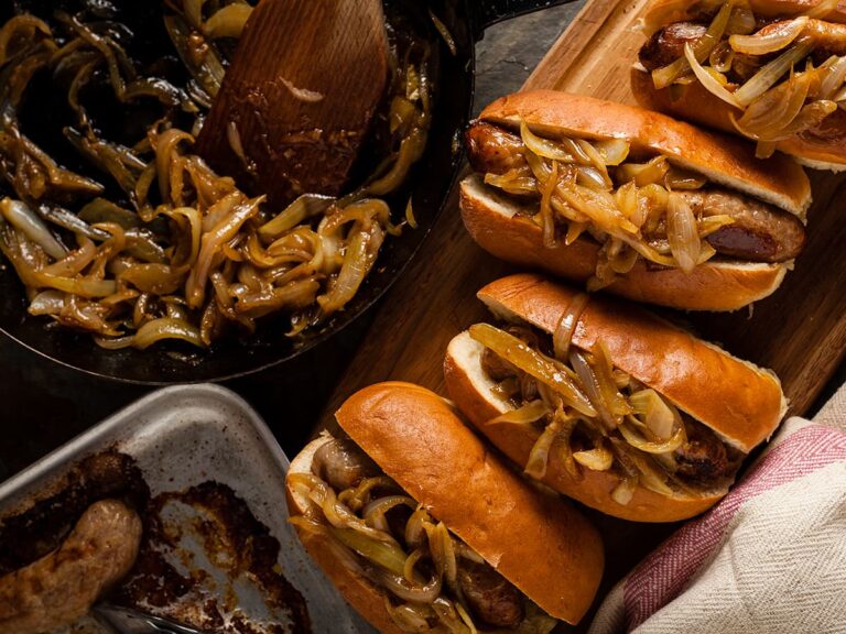 Hot dogs with sweet and sour onions Recipes Made Easy