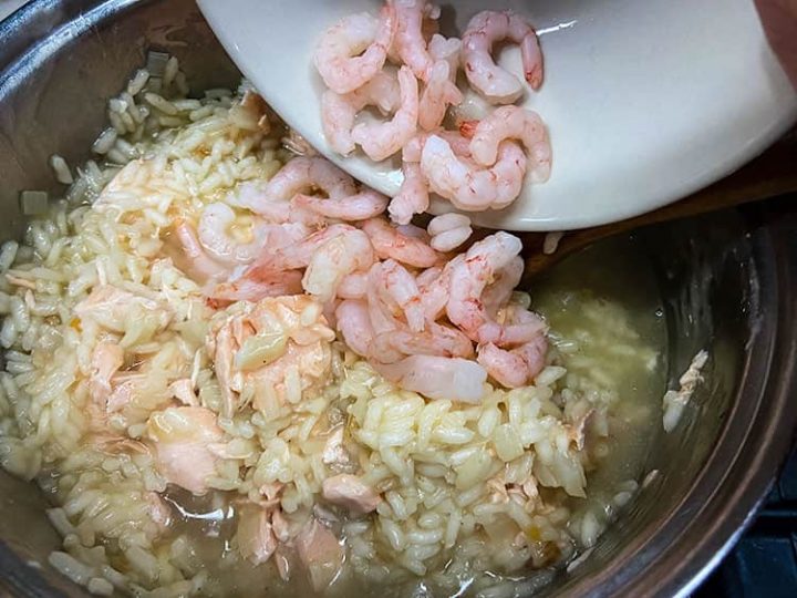 Salmon and prawn risotto | Recipes Made Easy