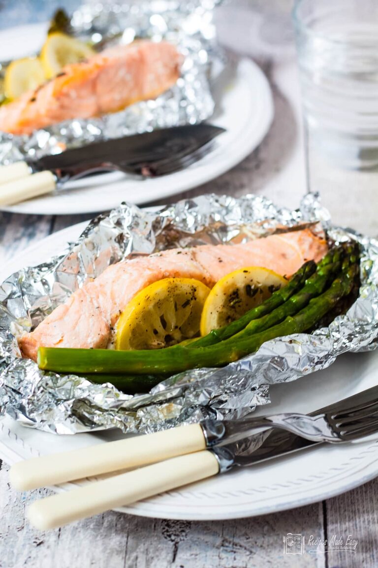 Foil baked salmon and asparagus | Recipes Made Easy